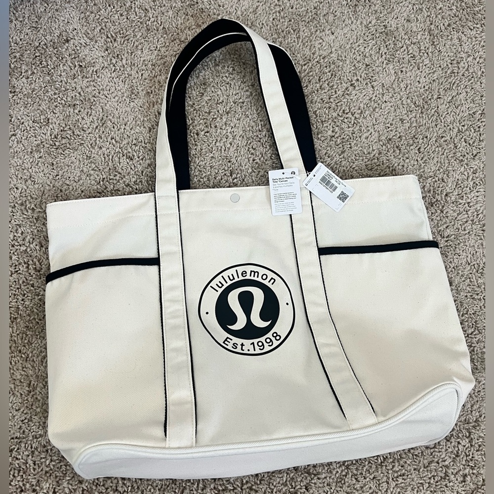Lululemon daily multi pocket canvas tote bag 20 L